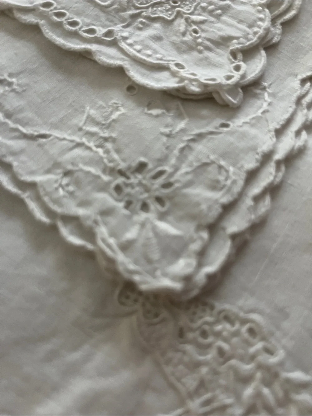 Vintage White Embroidered table Linen - Set of 6